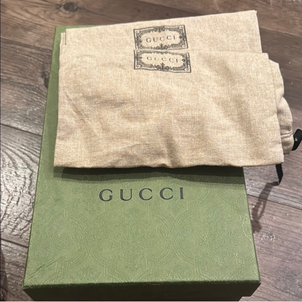 Gucci Women's Black Slide Sandals - Picture 6 of 8
